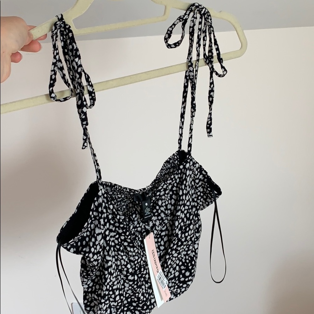 NEW | Cropped Adjustable Blouse - Picture 6 of 9